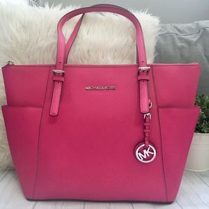 Michael Kors Jet Set Ultra Pink Zip Tote
